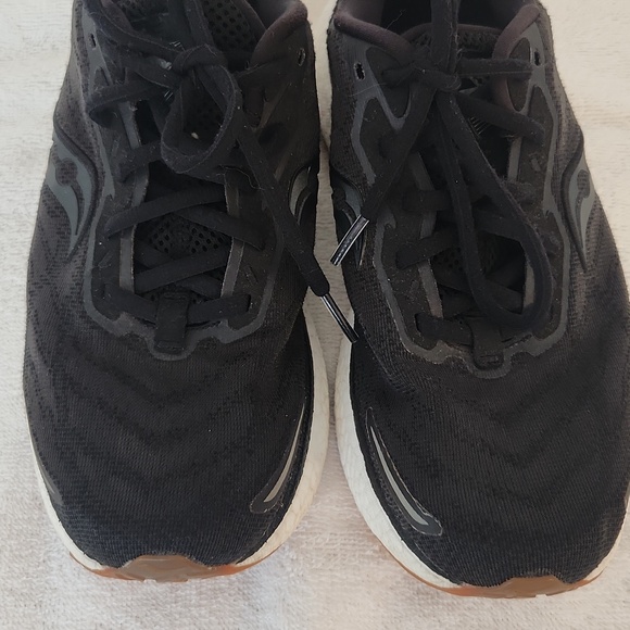 Saucony Triumph Sneakers - Picture 5 of 7